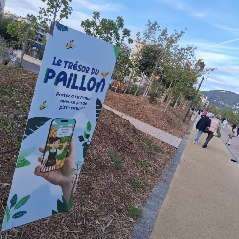 Panneau du jeu Le Trésor du Paillon sur la nouvelle extension de la Promenade du Paillon à Nice