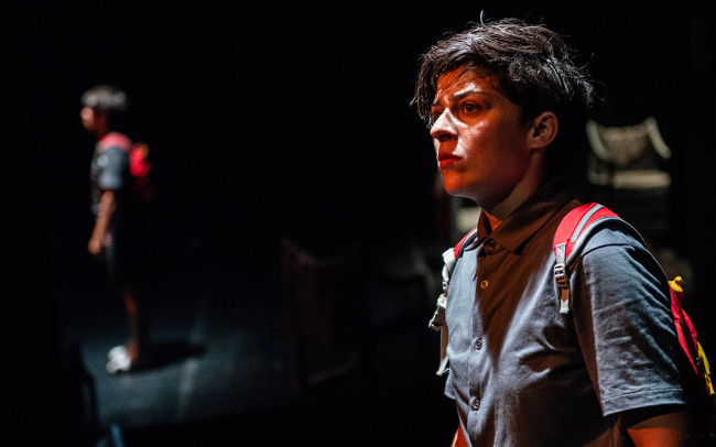 Mon frère chasse les dinosaures spectacle théâtre Nice Francis Gag novembre 2025